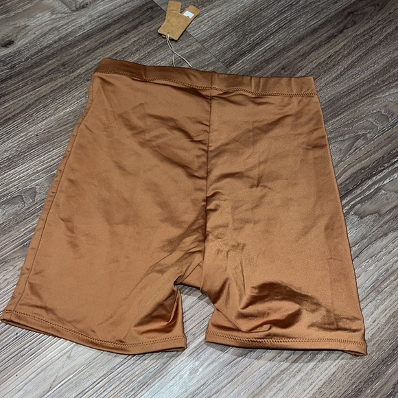 🌷Skims Signature Mid Waist Swim Shorts Almond - Picture 5 of 6